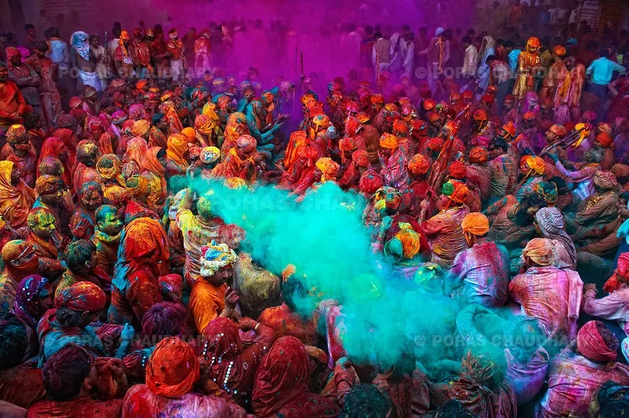 Holi à travers le monde