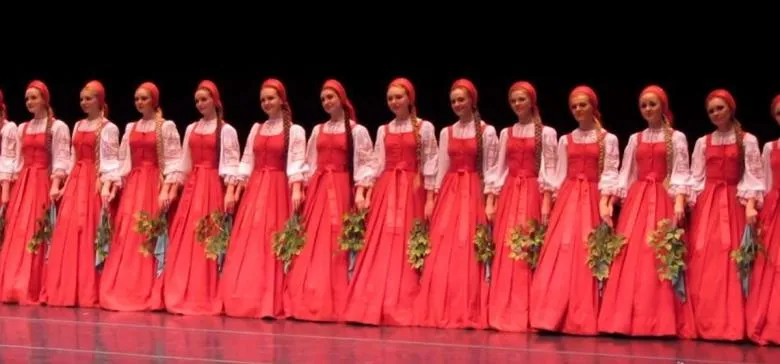 Cette petite danse ressemble davantage à un tour de magie !