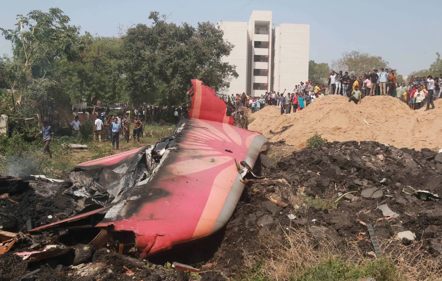 Crash aérien en Inde : 242 passagers à bord, Viswashkumar est le seul miraculé