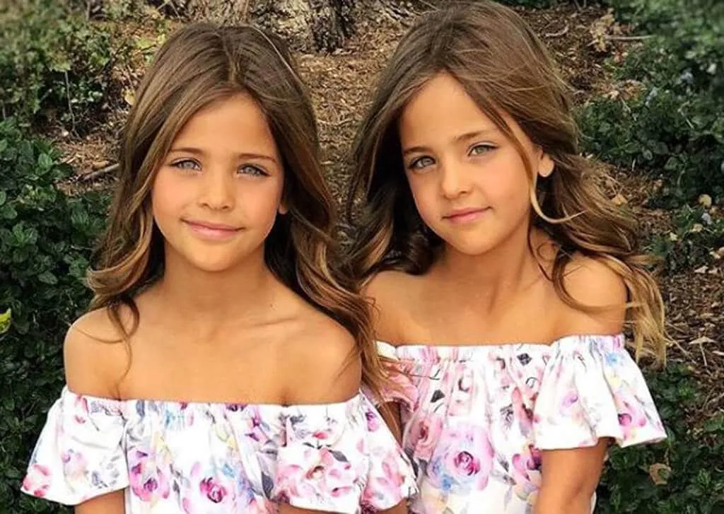 Des soeurs identiques nees en 36
