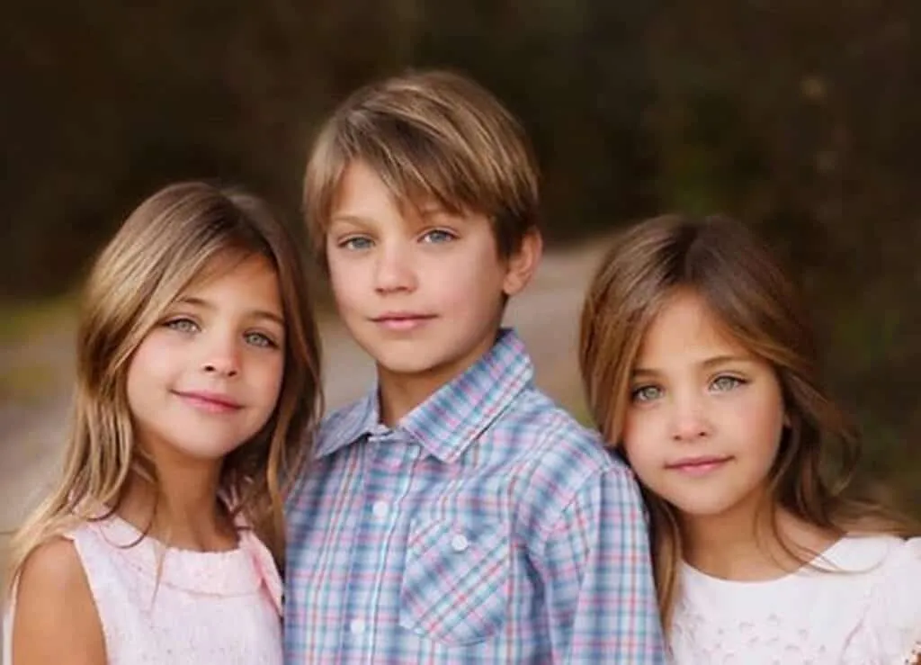 Des soeurs identiques nees en 40