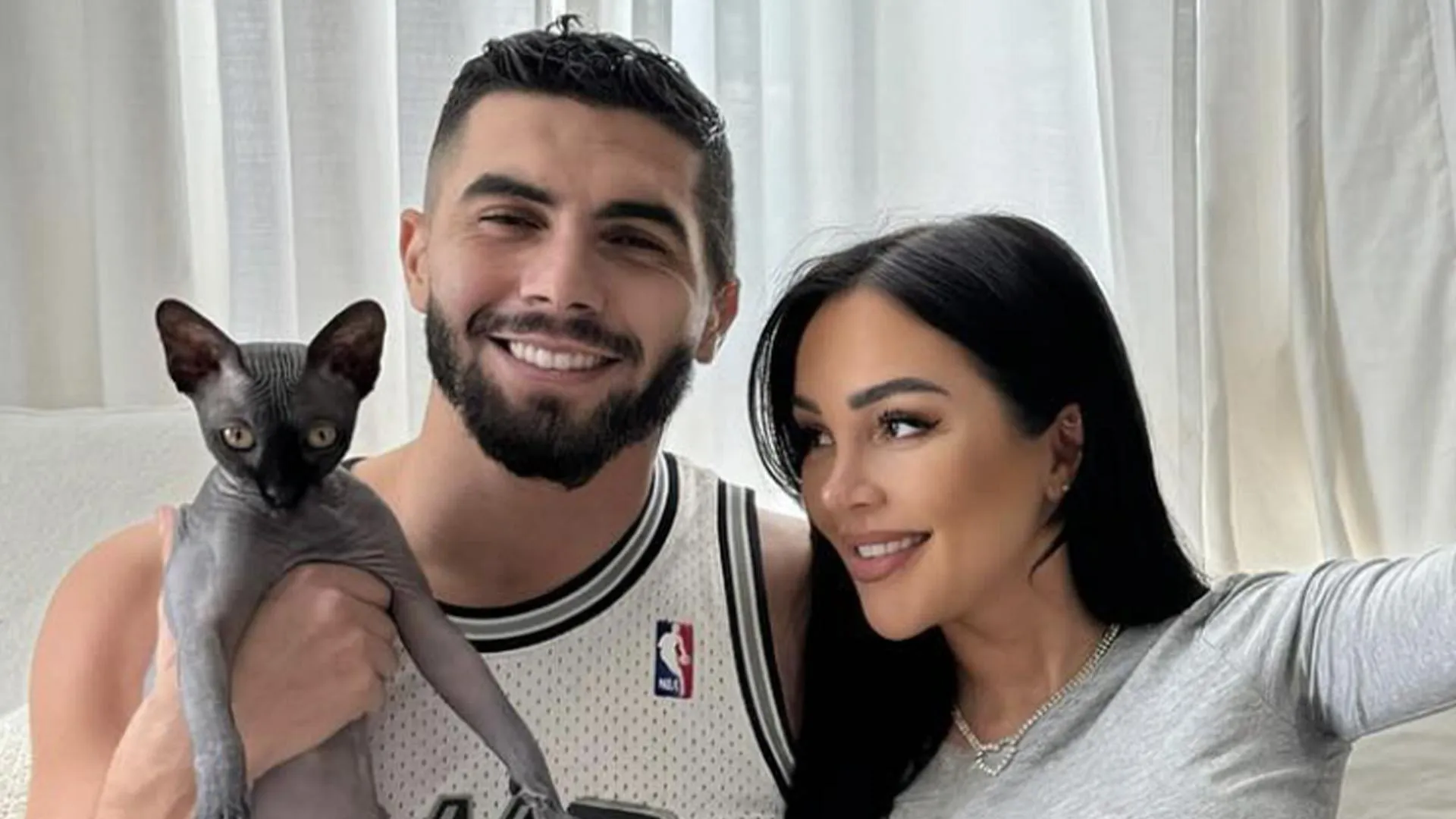 Le drame inattendu touchant ‍Fidji Ruiz et son mari ⁣dévoilé dans une ⁤confession bouleversante