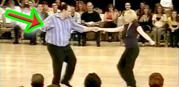 Les pas de danse de cet homme enrobé vont vous épater. La taille n’a pas d’importance !
