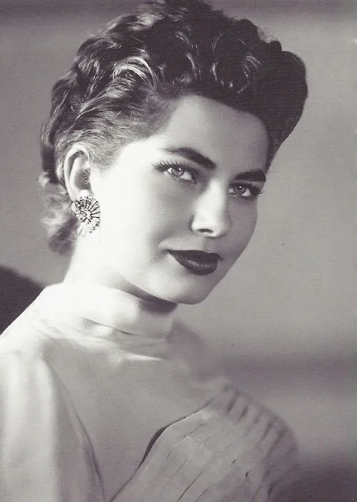 Les plus belles femmes royales 56