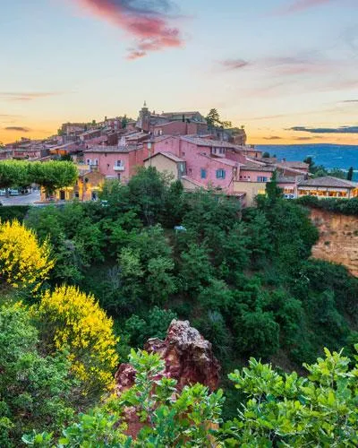 Luberon sous le choc : une⁤ cérémonie de‌ mariage⁣ vire au drame