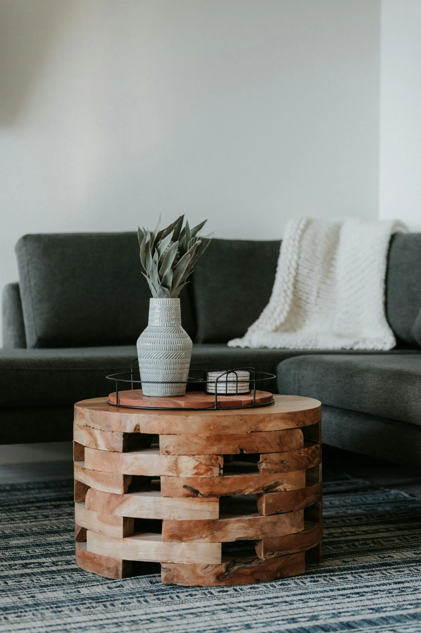 3 astuces pour créer un coin café tendance et convivial en été sur balcon ou jardin
