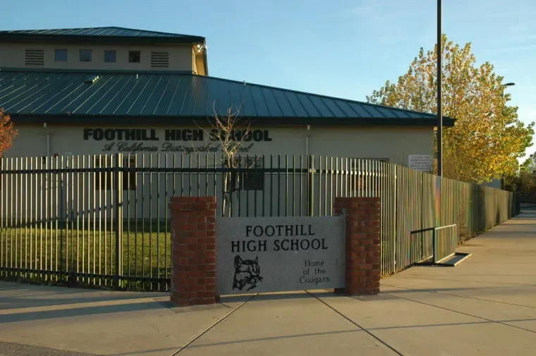 Des footballeurs surprennent une pom 16
