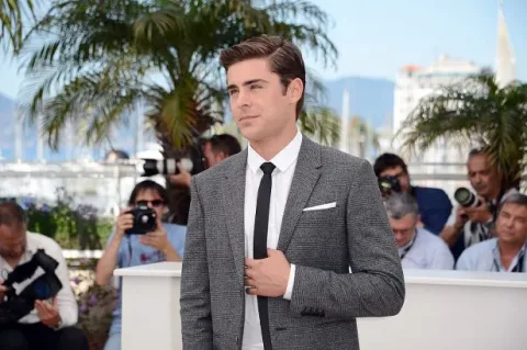 lincroyable transformation physique de zac efron pour netflix
