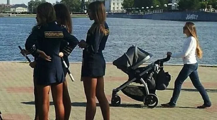 top 20 des policieres qui vous donnent envie de vous faire arreter sans attendre