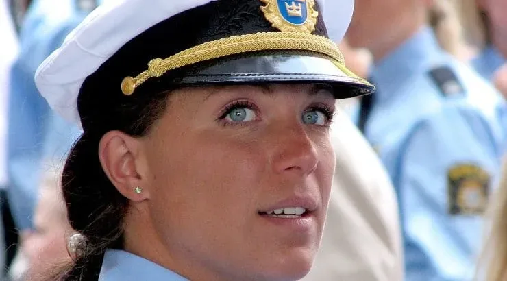top 20 des policieres qui vous donnent envie de vous faire arreter sans attendre