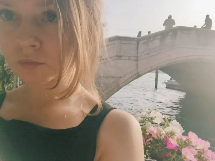 Pendant des annees elle reglait 12